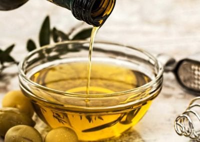 10 DIET CHANGES THAT COULD BOOST YOUR FERTILITY: 3 – SWITCH TO OLIVE OIL